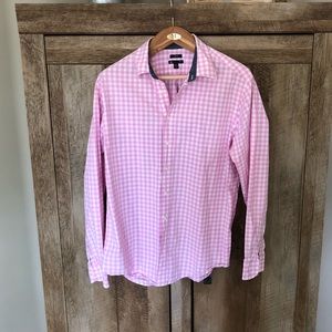 Men’s Gap casual button down shirt.